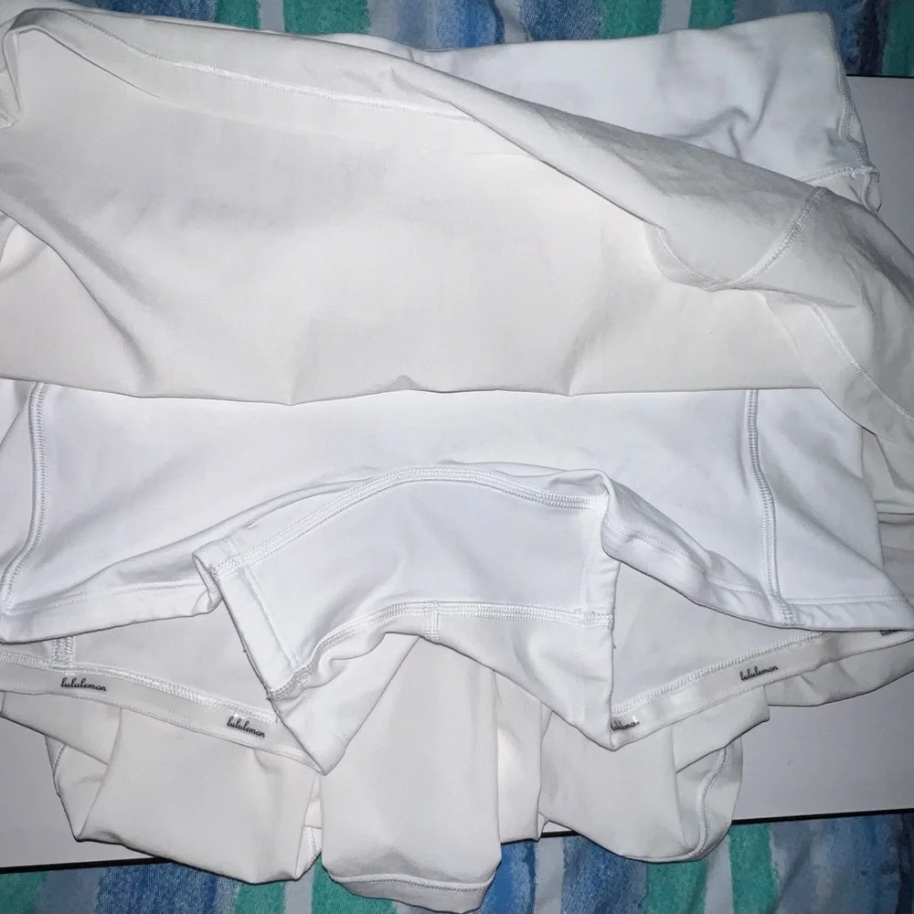 Lululemon Circuit Breaker White Skort Tall (15”)